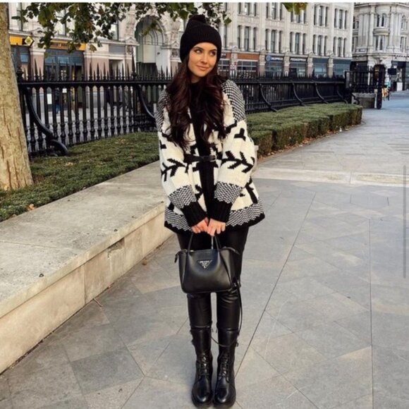 NWT ZARA Jacquard Cardigan Ecru Black M Blogger’s Favorite - Picture 7 of 16